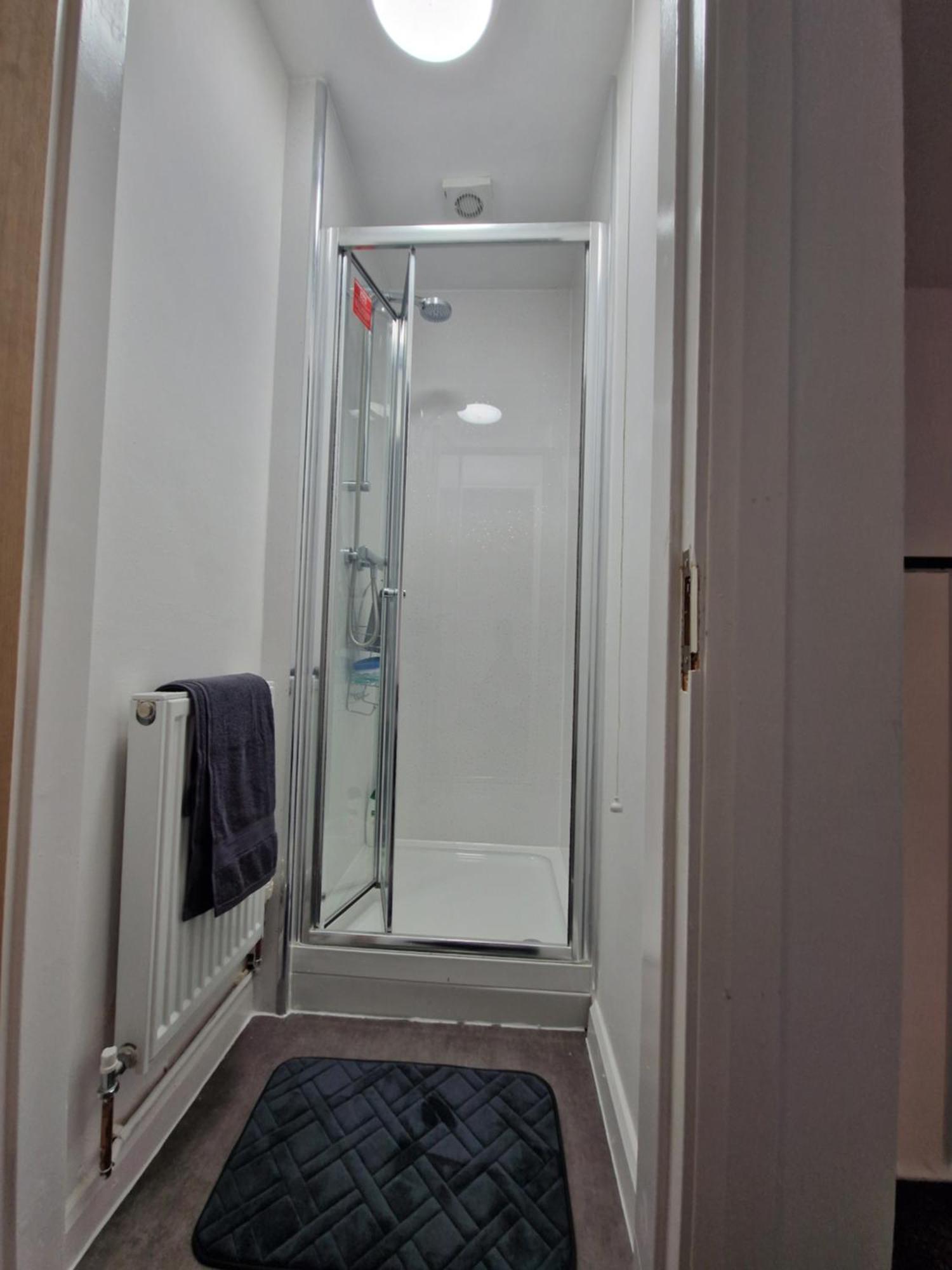4 Bed- Centre- Free Secure Parking- Monthly & Weekly Holiday home Sheffield